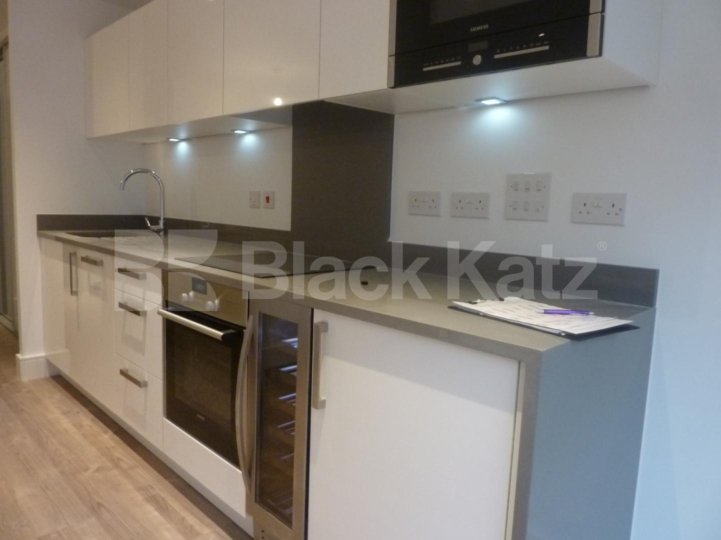 			NEW INSTRUCTION!, 1 Bedroom, 1 bath, 1 reception Flat			 Queensland Terrace, HOLLOWAY